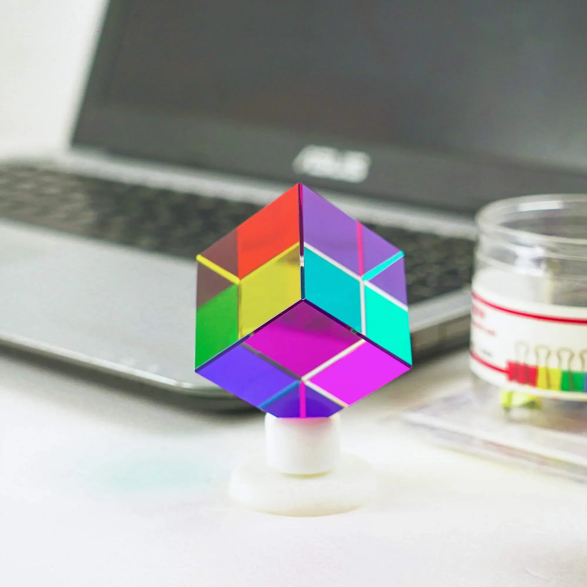 Optical prisms science magic prism cube 30 40 50 60 mm hexahedral crystal magic cmy cube 3D color for photography 1pcs