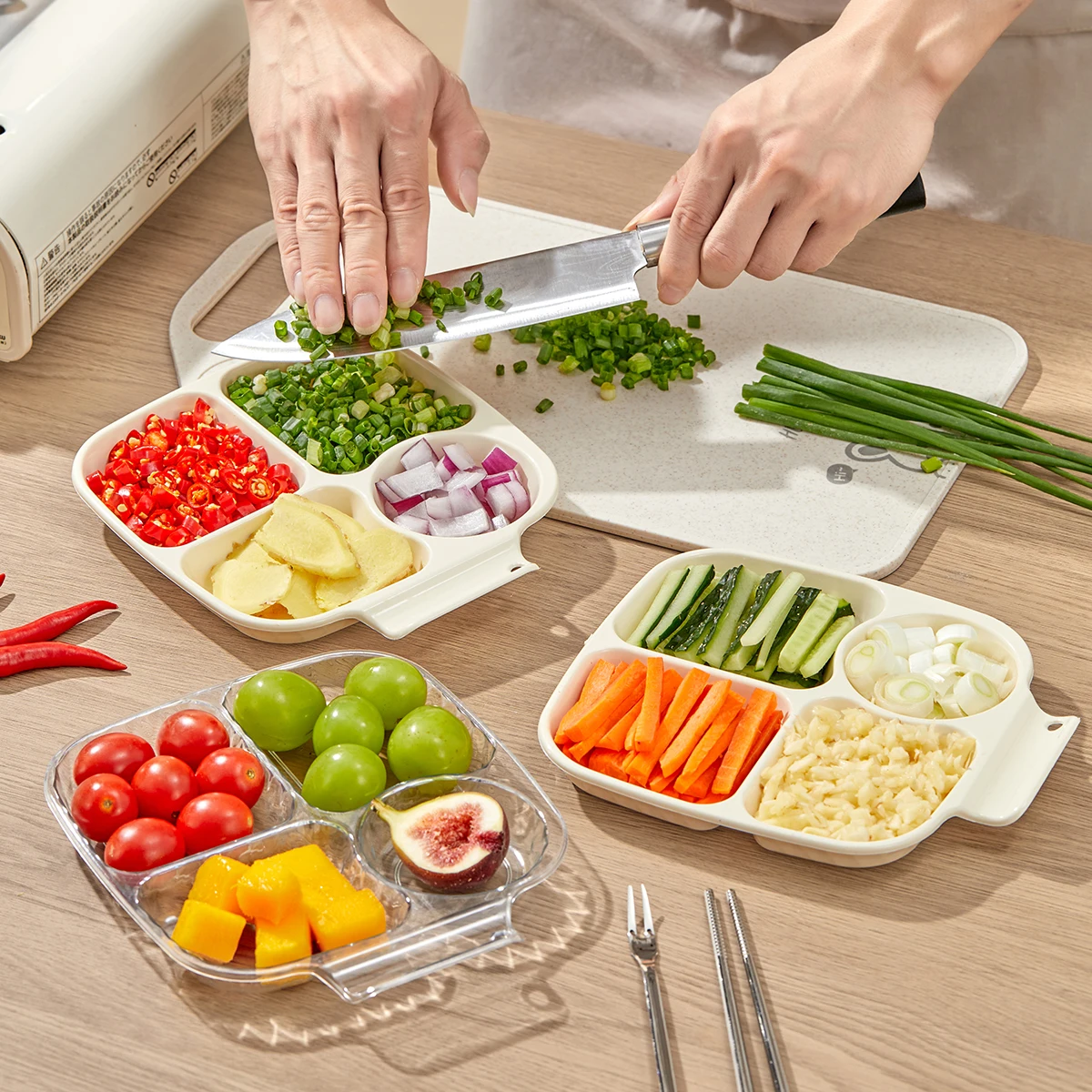 WORTHBUY New Plastic Food Plate With Handle Reusable Food Serving Platter Cute Divided Dinner Plate Dish Kitchen Tableware