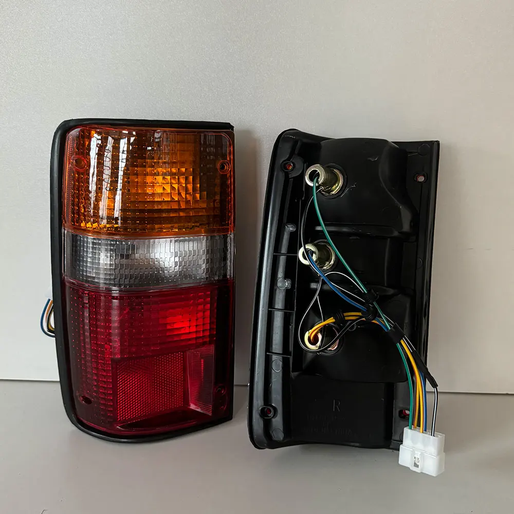 Hilux Light TOYOTA HILUX PICKUP 1989 1995 - Cuadernos Tail Light Lenses