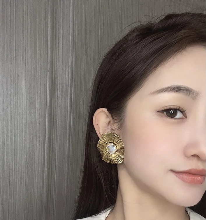 Vintage Fashion Earrings Light Luxury Flowers Atmospheric Ear Clips For Women Aretes De Mujer Pendientes Boucle D’Oreille