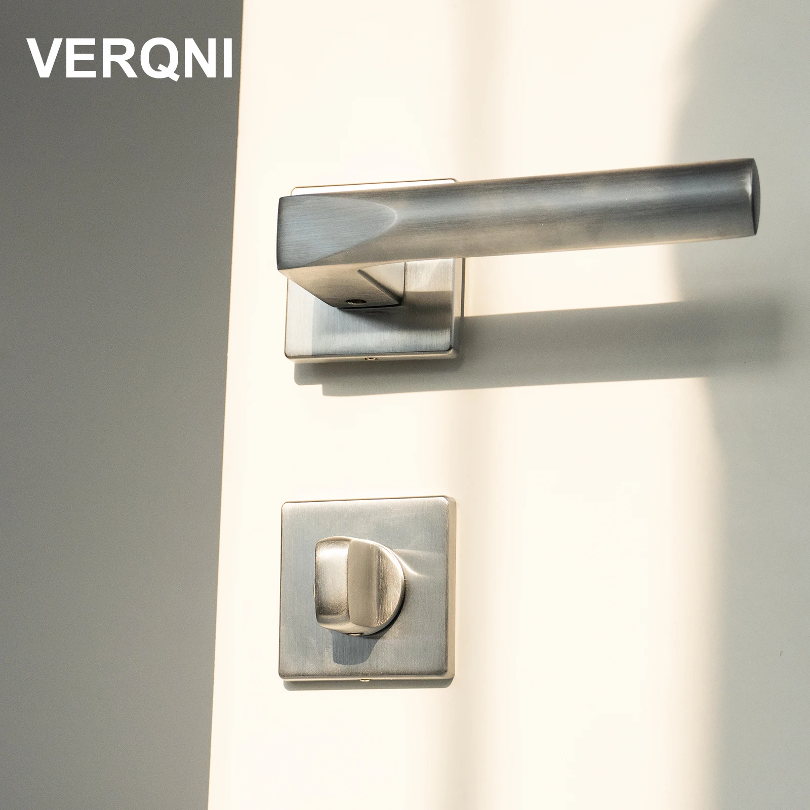 VERQNI MANIGLIE & ACCESSORI NF2173 ชุดล็อคประตูแบบมินิมอล ดีไซน์หรูหรา ผลิตจากโลหะผสมสังกะสี สีดำด้าน ป้องกันการกัดกร่อน เหมาะสำหรับห้องไม้ 1