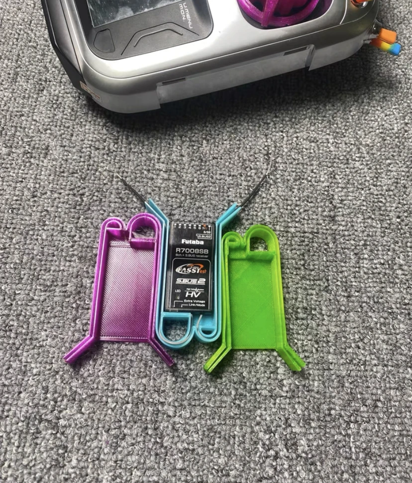 Futaba 14SG 飛行機用プロポセット 受信機:R7008SB 充電器