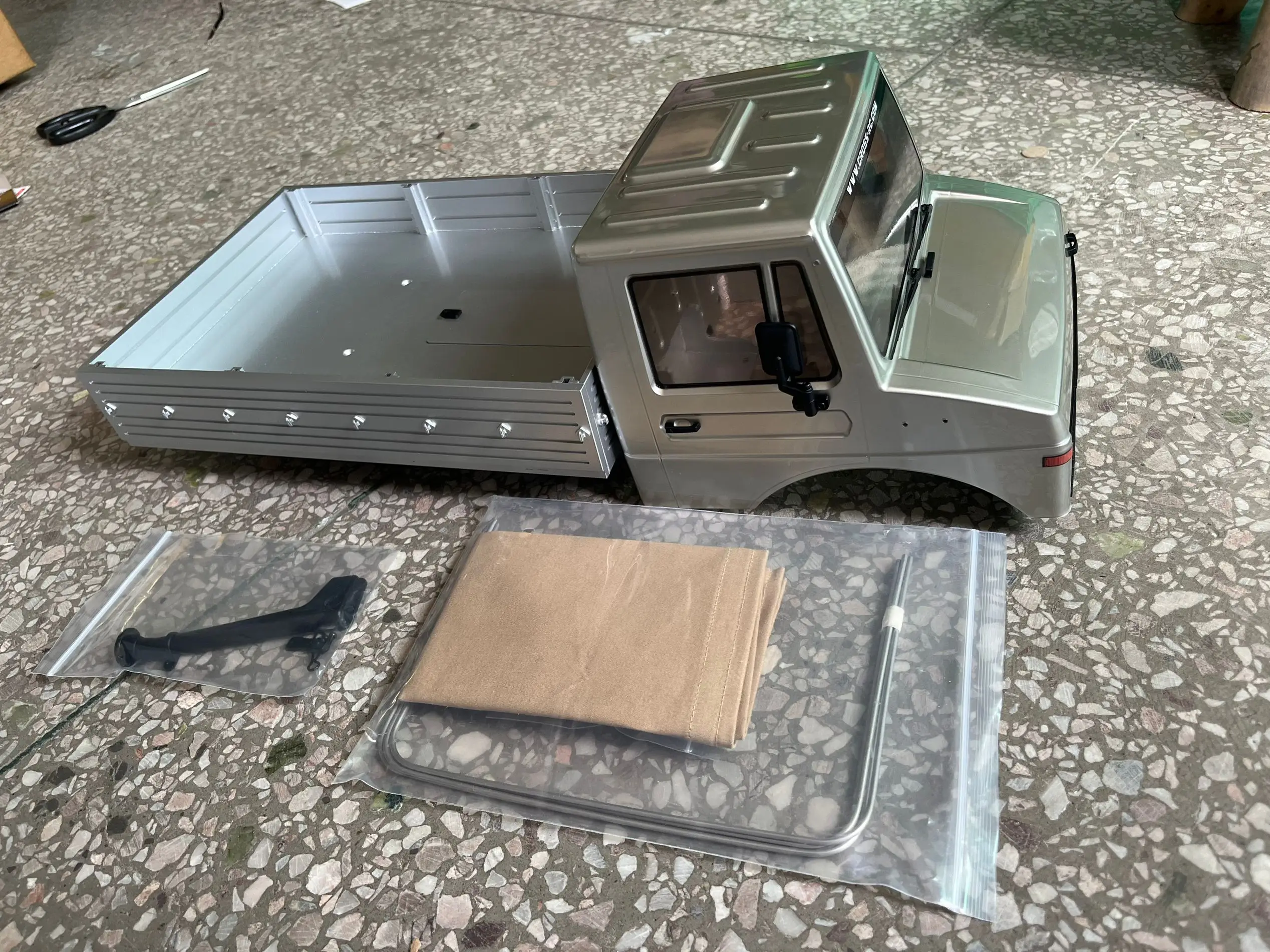 1/10 Off Road Painted unimog 6x6 4x4 car body shell 313mm TRX4