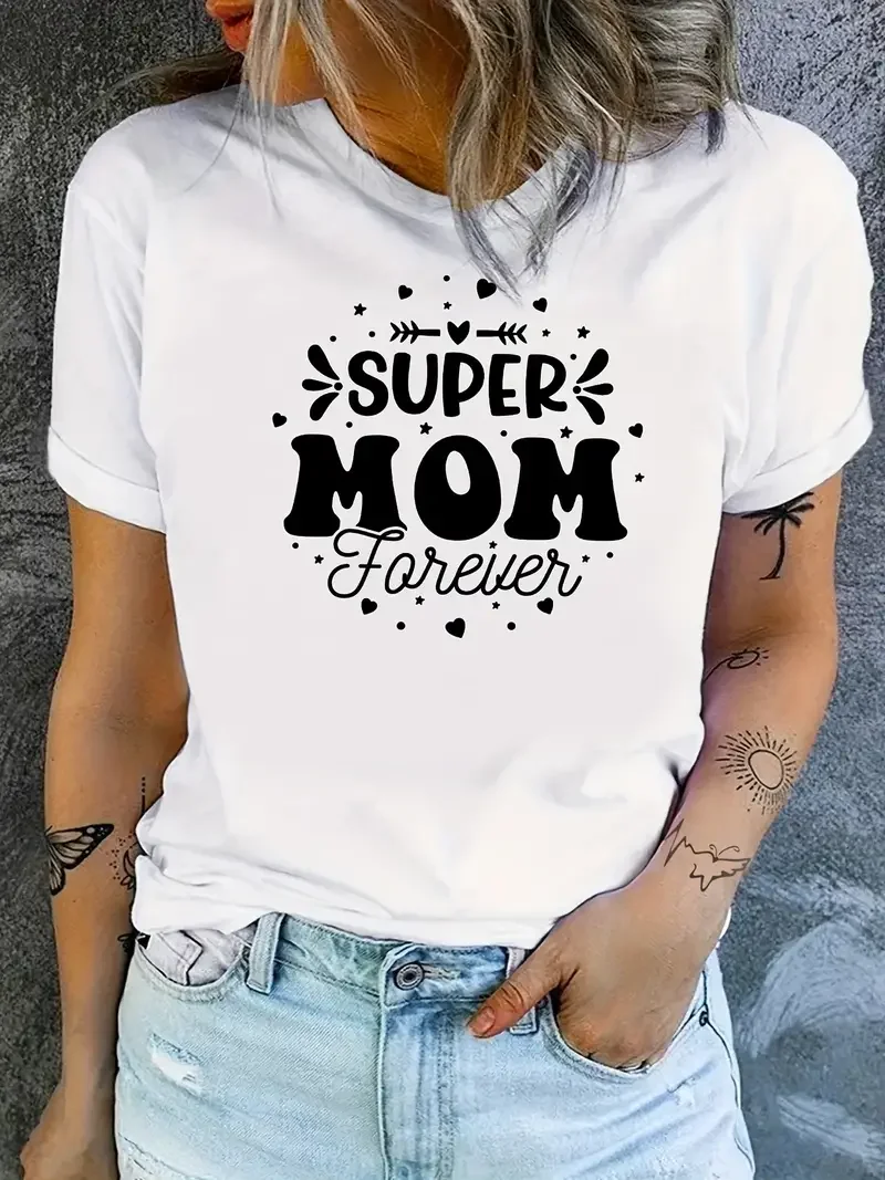 

Женская футболка с круглым вырезом, коротким рукавом и надписью «mom»