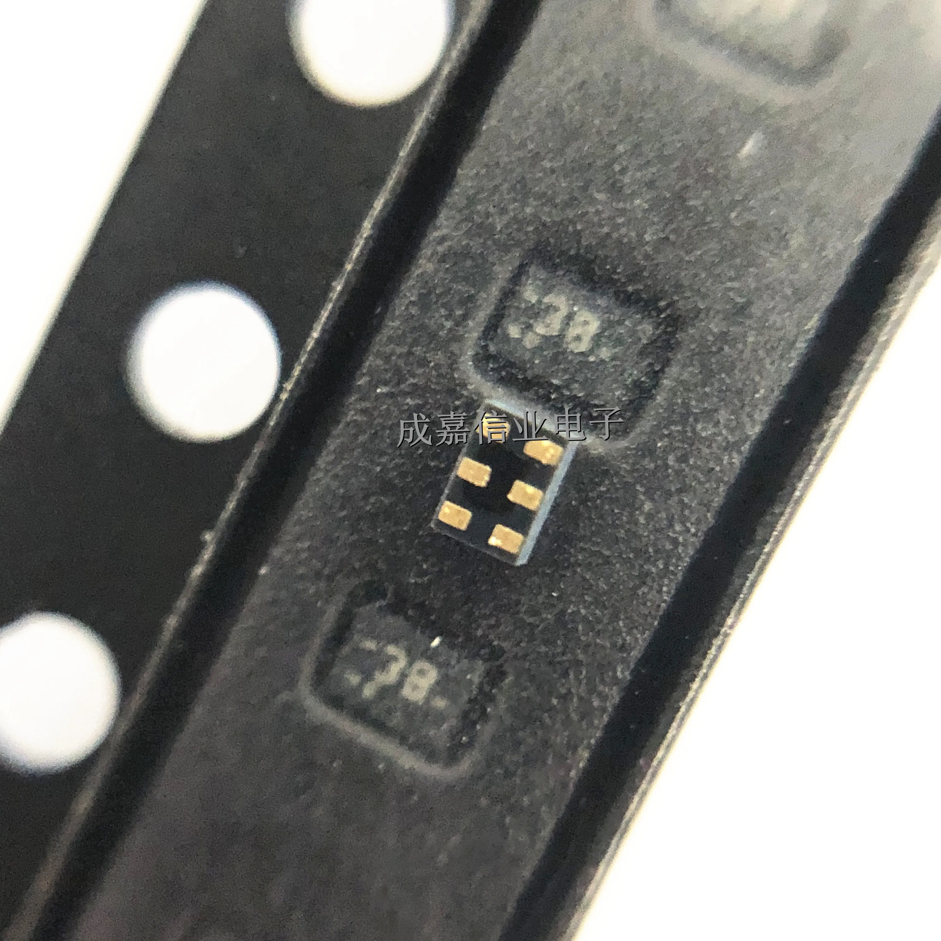 Рисунок 2 - TPD4S012DRYR SON-6 маркировка;