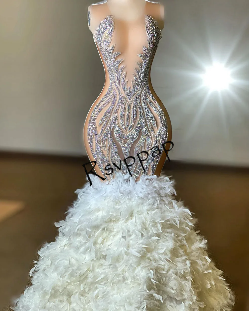 

Diamond Sexy Long Prom Dresses 2023 See Through Top Handmade Beads Crystals Feathers Ivory Mermaid Party Gowns