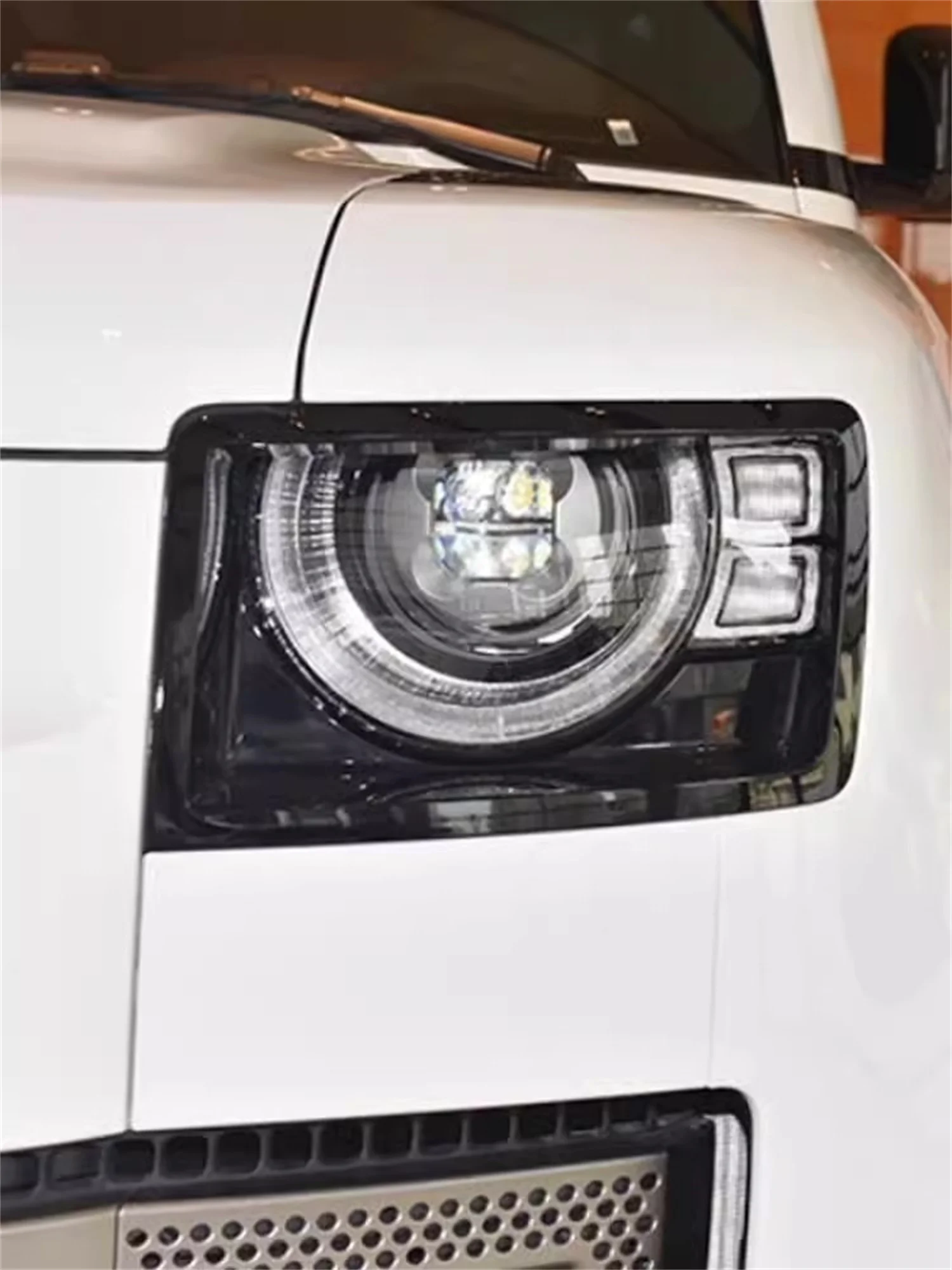 Рисунок 3 - Фара головного света для Land Rover