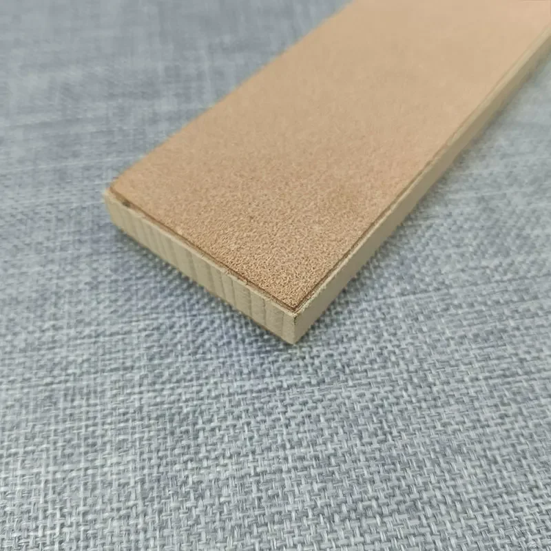Pelle per affilare coltelli con composto per lucidatura - Pelle a doppia faccia: coltello per intaglio del legno e lavorazione del legno. - immagine 4