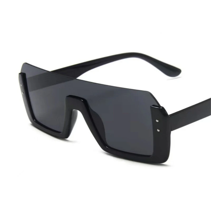 Sonnenbrillen für Herren und Damen im neuen Stil. Modische, mehrfarbige, quadratische, runde Retro-Brillen mit großem Rahmen
