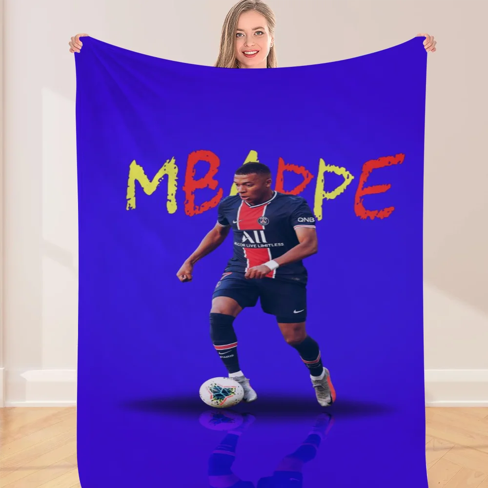 Kylian Mbappe ���������� ������ ���, ������ ���� ħ�뺸 ���� ����, ǫ���ϰ� �ε巯�� �ܿ� ���Ÿ� �β��� �����