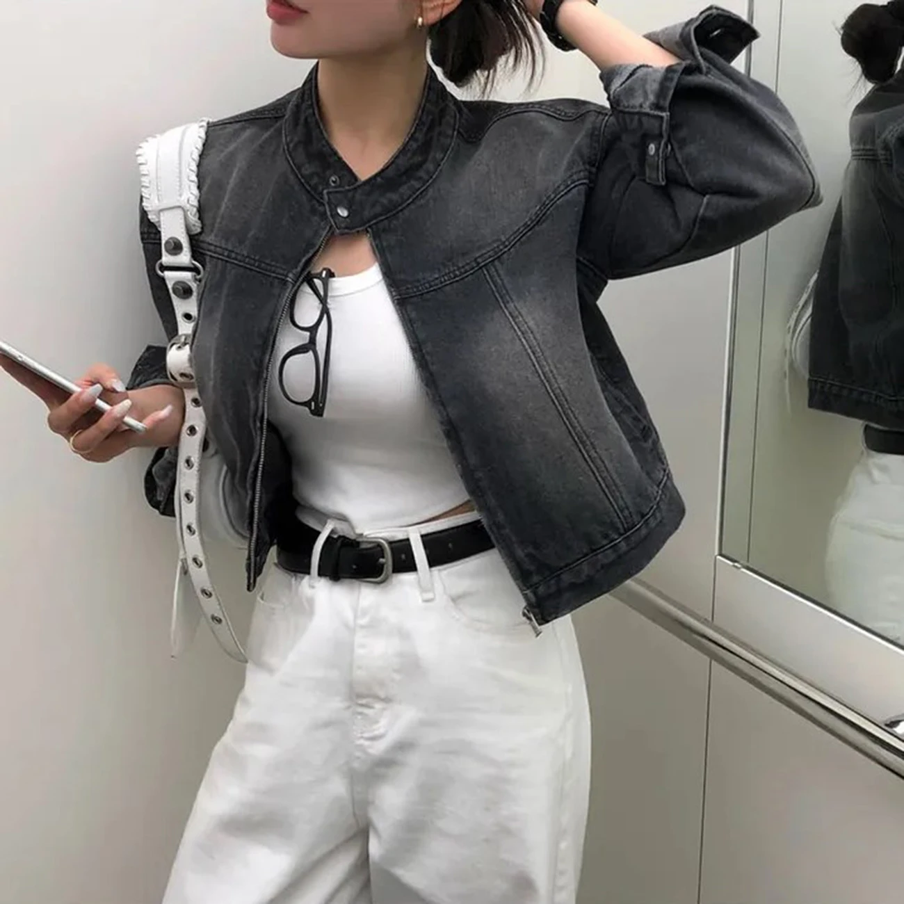 패션 스타일링의 새로운 지평을 여는 AI.Fashion 여성용 데님 재킷