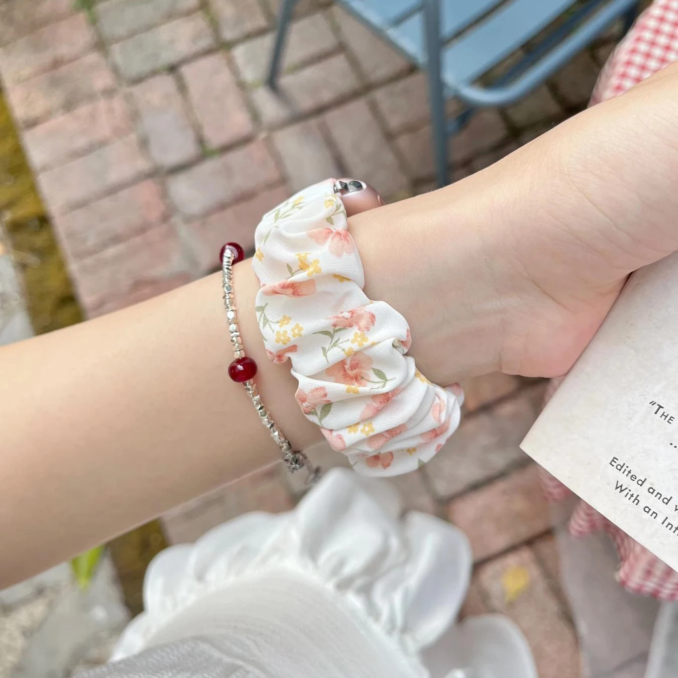 Elastic Scrunchie Strap Bracelet for Fitness Trackers - Women's Fashion Band