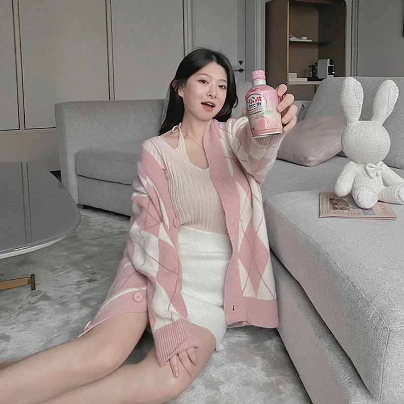 New Autumn and Winter Women's Clothing Women's Rhombus Long-sleeved Sweater Loose V-neck Cardigan Single-breasted Knitwear Top