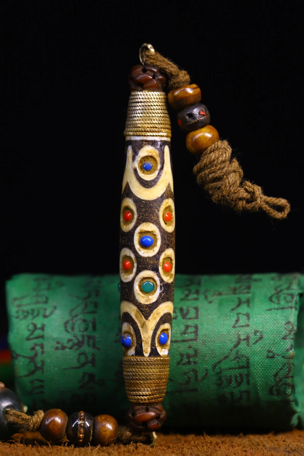 

4"Tibetan Temple Collection Old Natural Agate mosaic gem Dzi Beads nine eyeballs Amulet pendant magic weapon Town house
