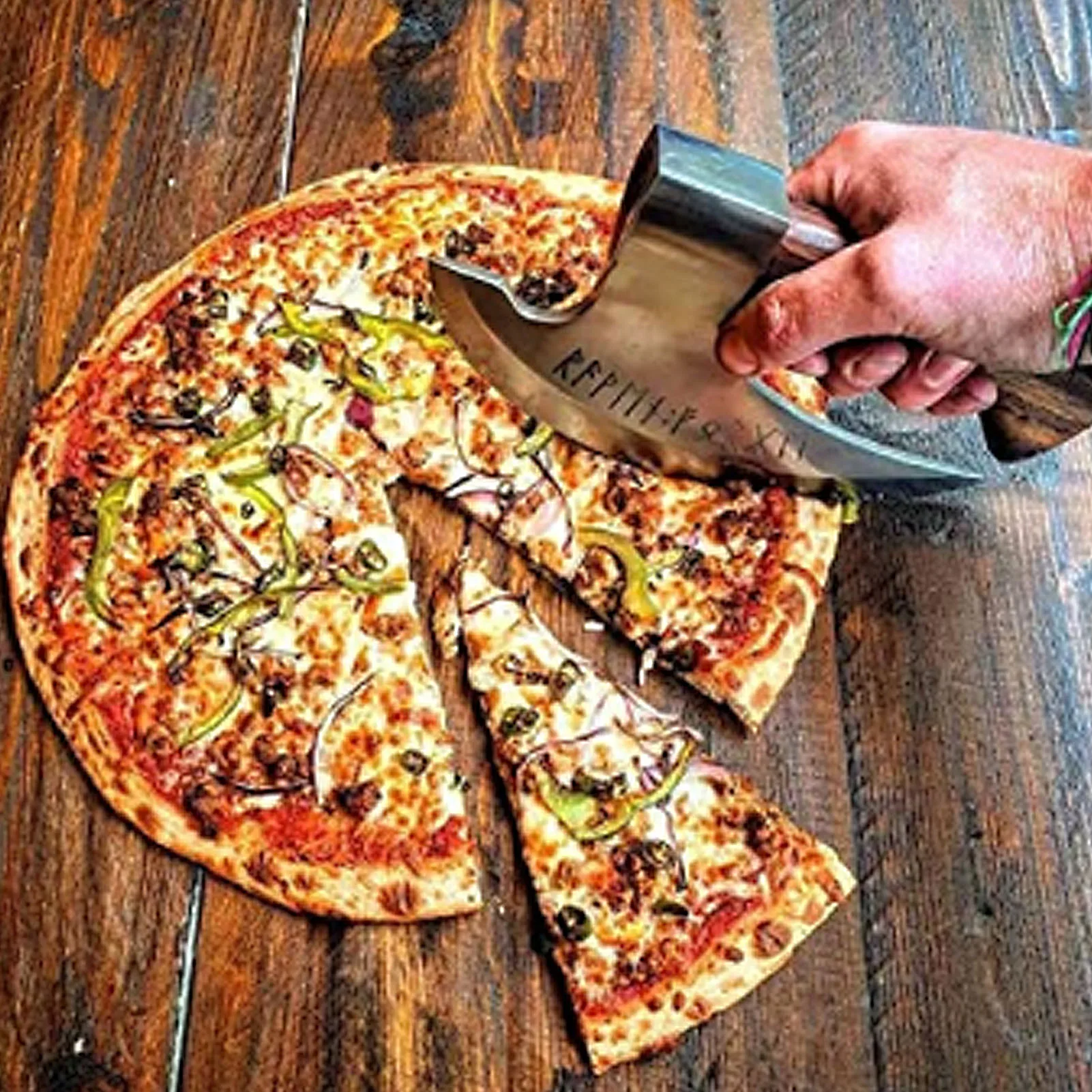 Pizza Cutting Viking Pizza Handmade Stainless Steel Medieval Cutter with Pine Wood Handle for Home Restaurant pizza cutter,pizza knife