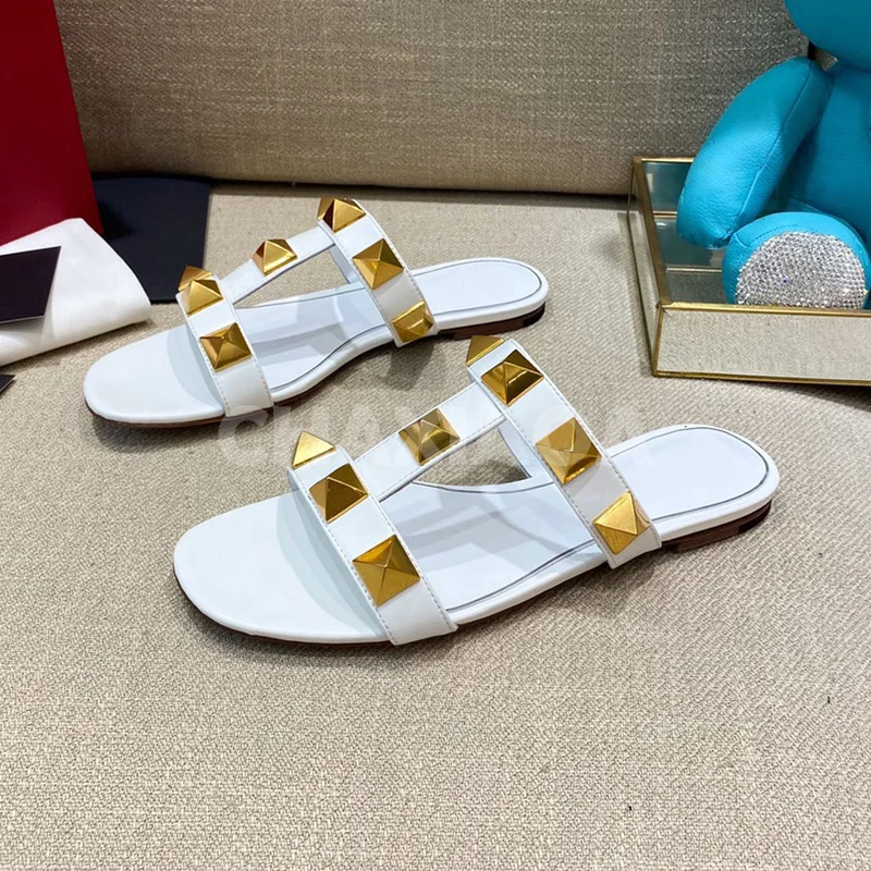 

Women Slippers Summer New Style Round Head Genuine Leather Material Metal Rivet Decor Slippers Simple Luxury Female Shoes