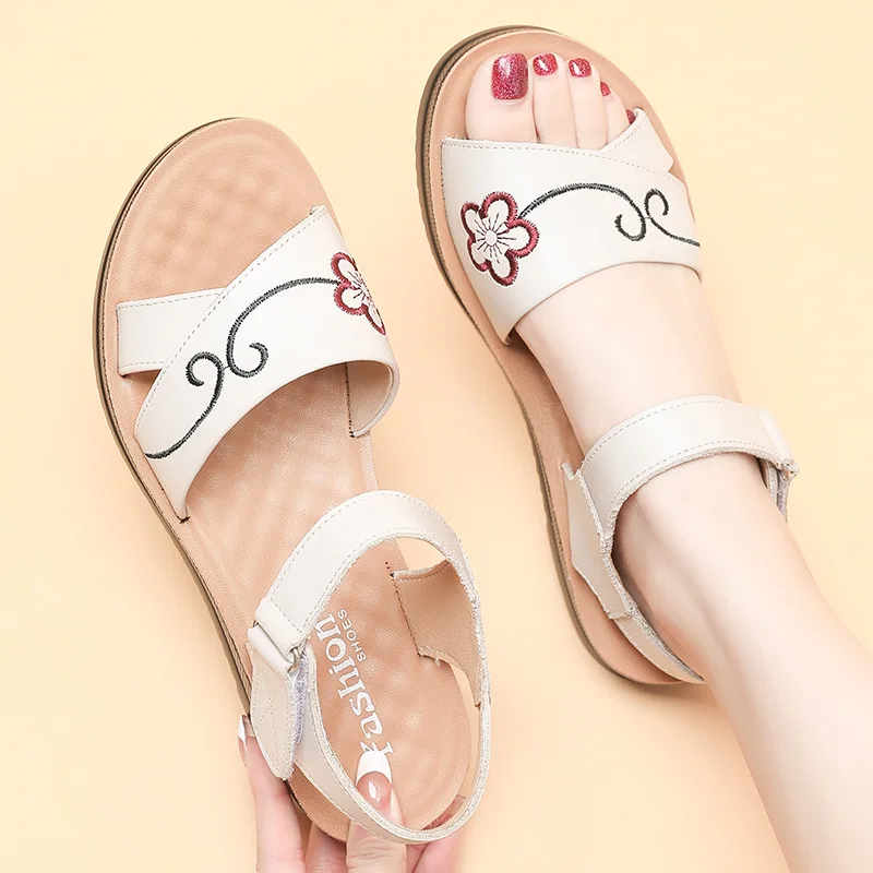 2023 Summer New Women Sandals Genuine Leather Flat Non-slip Open Toe Shoes Women Casual Soft Bottom Comfortable Mother Sandals