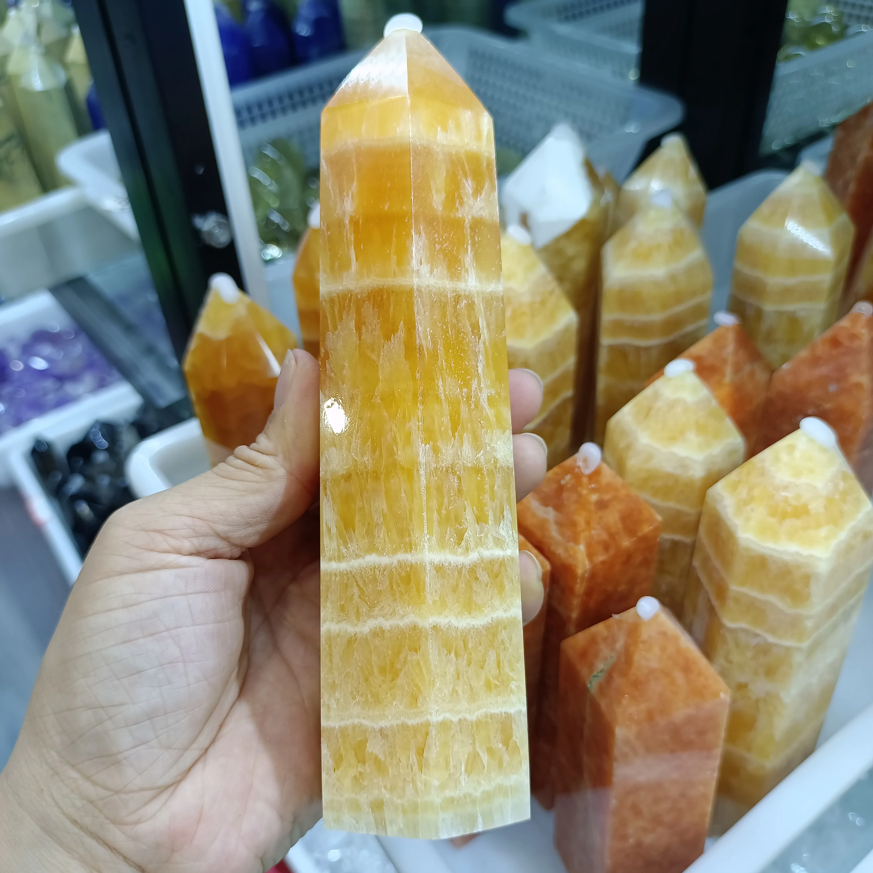 

Magical Natural Yellow Frozen Calcite Tower Column Quartz Crystal Scepter Mineral Treatment Home Degaussing Decorative Gem Gift