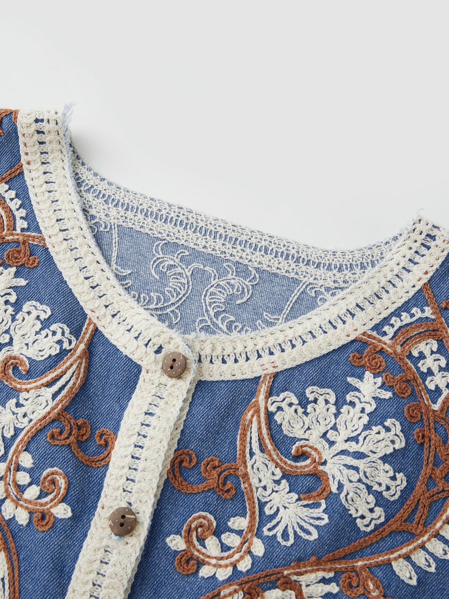 Women s Denim Crochet Vest Jacket with Floral Embroidery Round Neck Button-up Closure Sleeveless Design Summer Streetwear