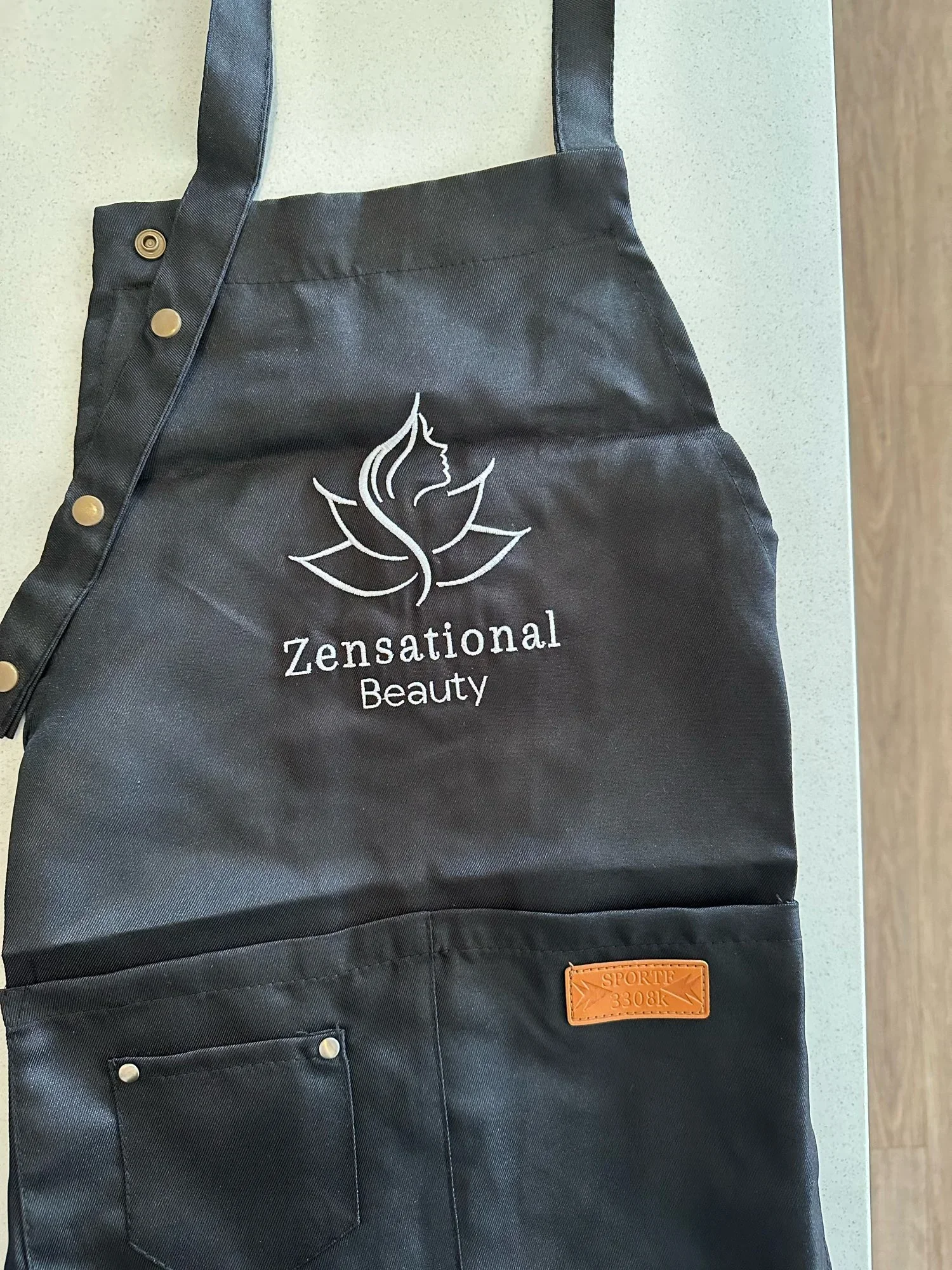 Maßgeschneiderte Druck Stickerei Küche Unisex Kellner Kochen Restaurant Tasche verstellbare hängende Hals Nagel Shop Schönheitssalon Schürze – Detail 3