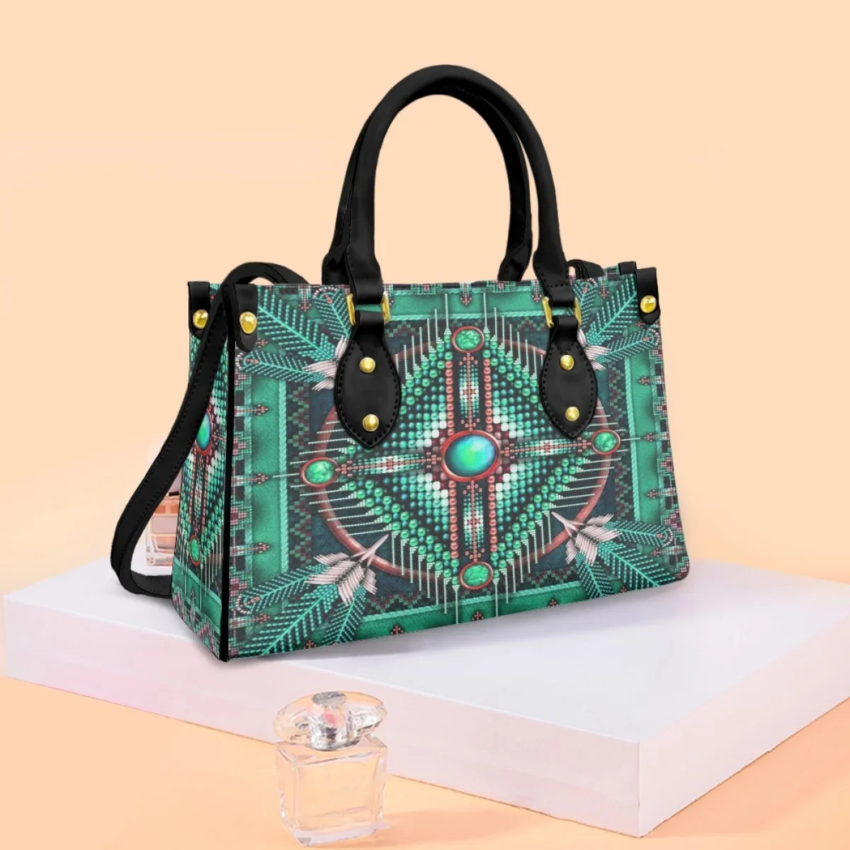 Рисунок 4 - Женские сумки Green American Tribe