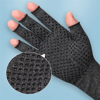 1 Pair Of Half Finger Gloves Non-slip Breathable Comfortable Stretch Nursing Training Gloves for Men Women 3