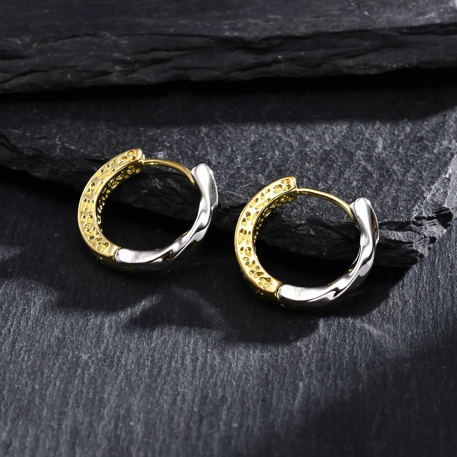 Textured Clashing Color Hoop Earrings for Men Boys,Gold Silver Color Niche Design Ins Simple Metal Earrings,New Jewelry Gifts