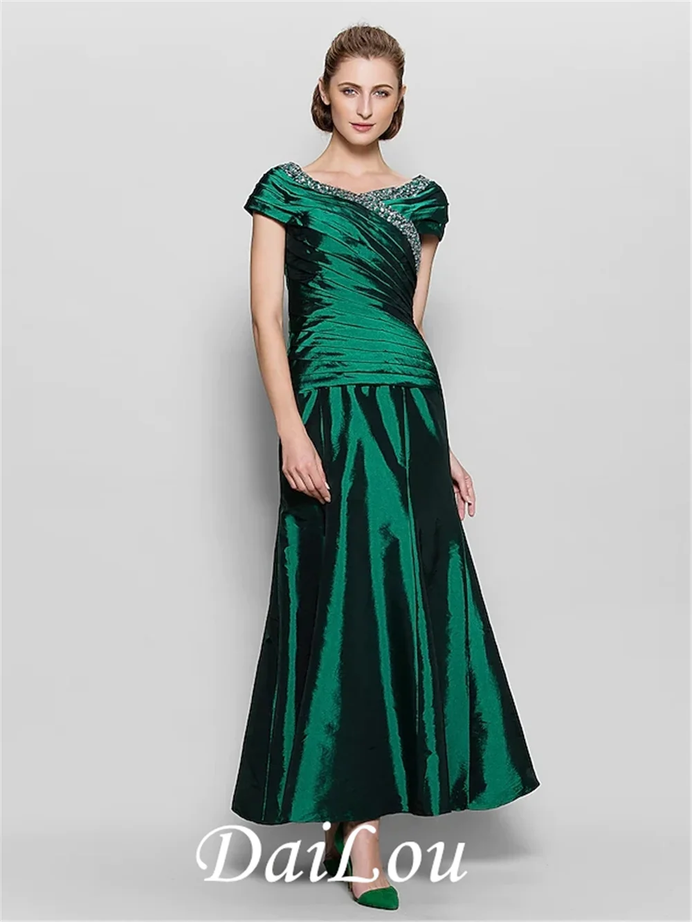 

A-Line Mother of the Bride Dress Vintage Inspired V Neck Ankle Length Taffeta Short Sleeve with Beading Side Draping