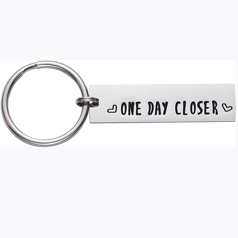 Paar Geschenk für Freundin Freund einen Tag näher Schlüssel bund Jubiläums geschenke Fern beziehung Abschluss Schlüssel ring