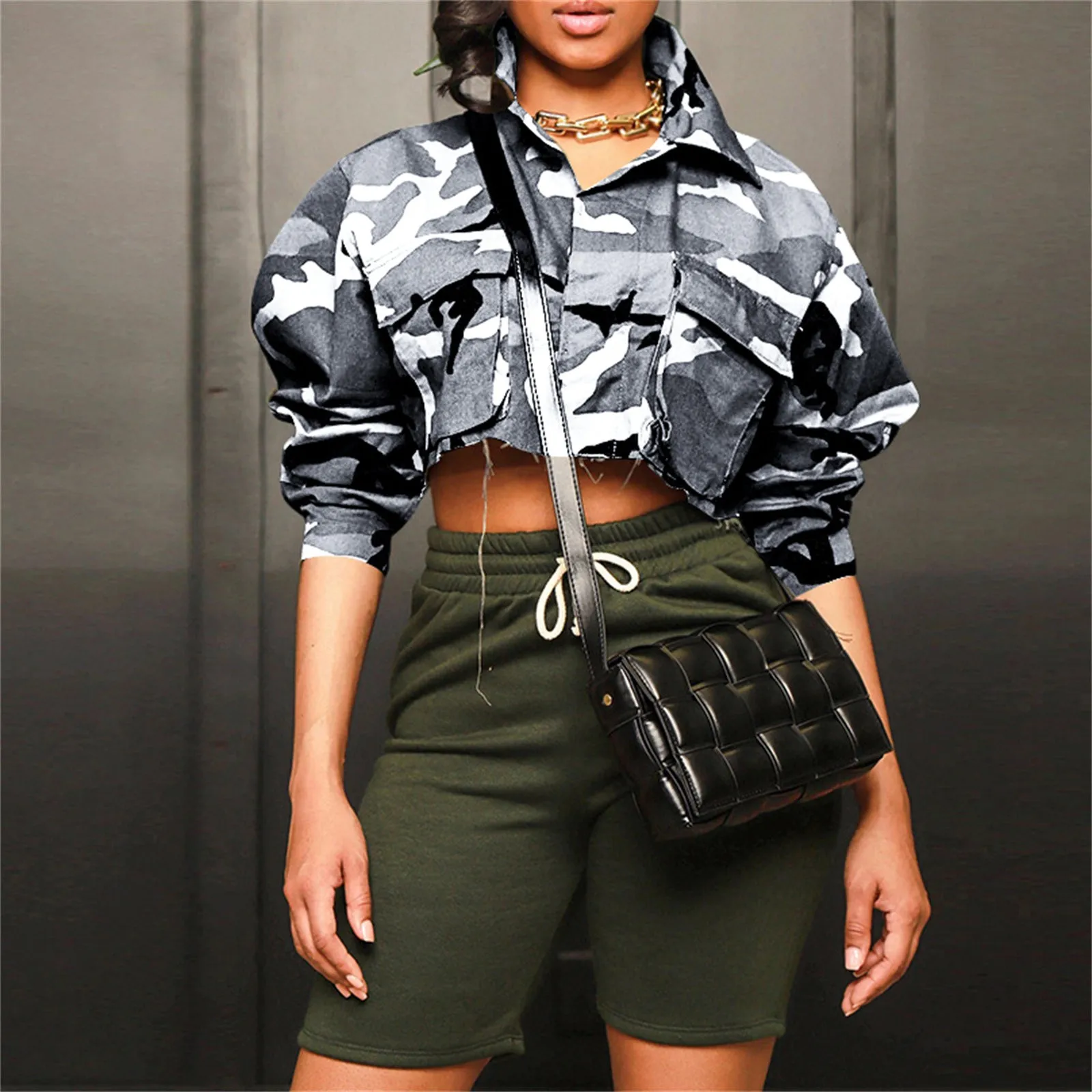 

Camo Coat For Women Lapel Neck Button Down Camouflage Cropped Jackets Tops With Multi Cargo Pockets