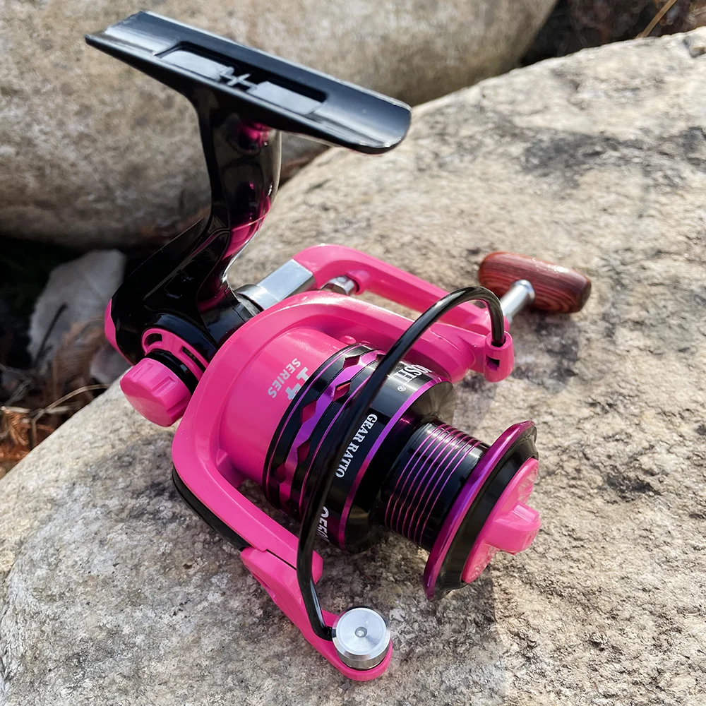 https://ae01.alicdn.com/kf/S577b26e6b0a0469d8e0e71314c41d1b4s/Pink-green-Spinning-Reels-Salt-Freshwater-Fishing-Reel-Light-Surf-Wheel-Drag-5kg-12kg-Power-2000.jpg