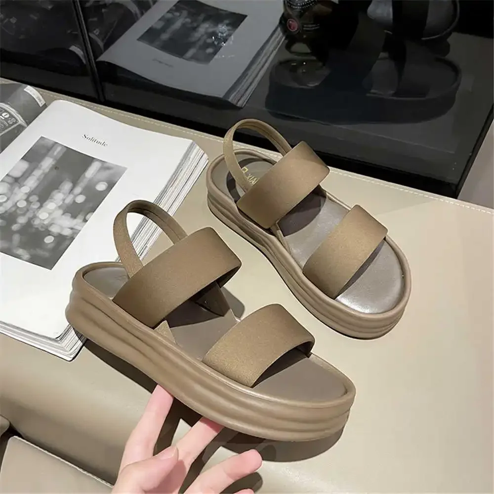 Sandali Da Donna Con Ventilazione Ad Alta Suola Per Bagno Prodotti Economici Scarpe Pantofole Estive Da Donna 2024 Sneakers Sport