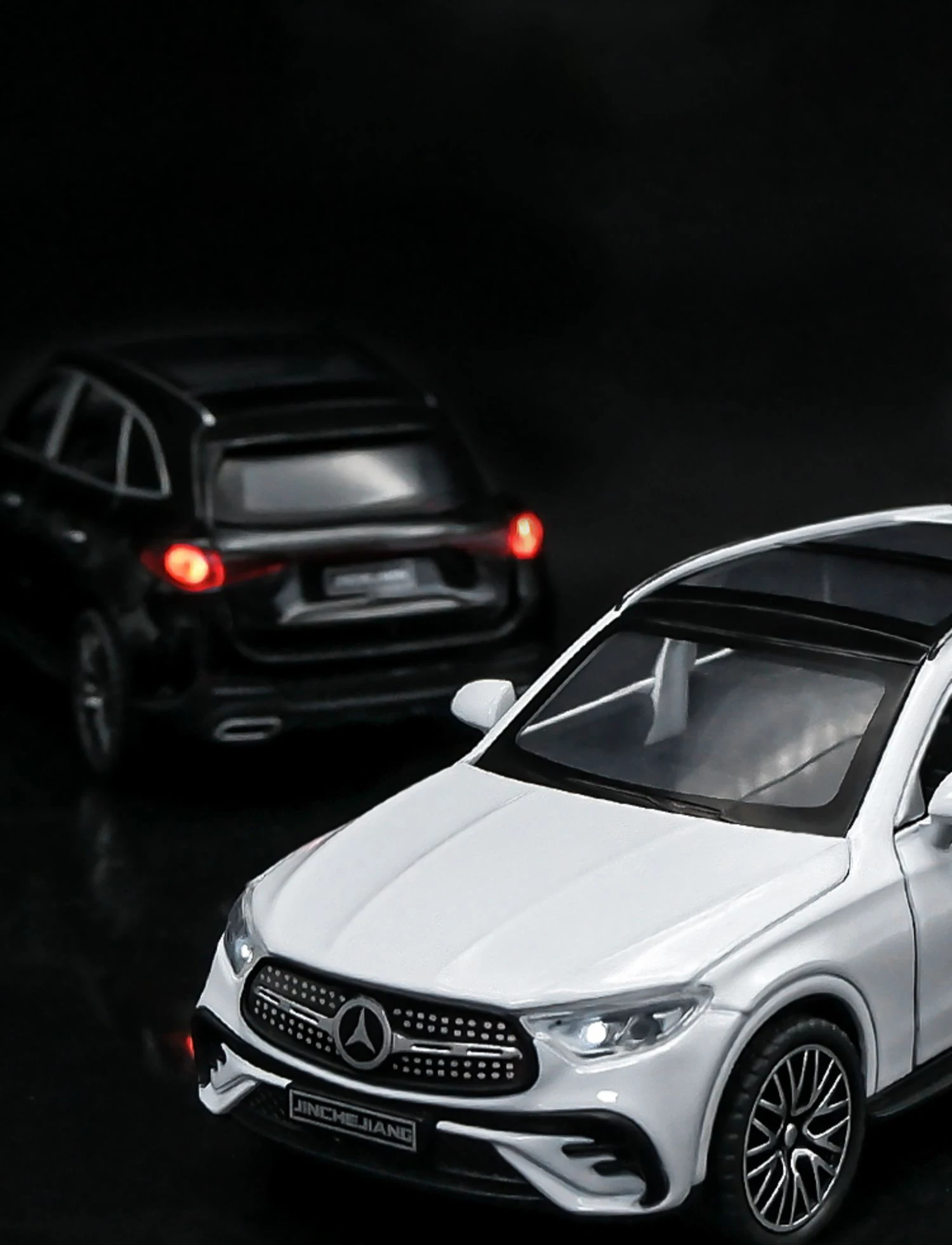 Voiture Miniature Mercedes GLC400 1:32 - Alliage, Lumière Et Son, Tirer En Arrière - 2023