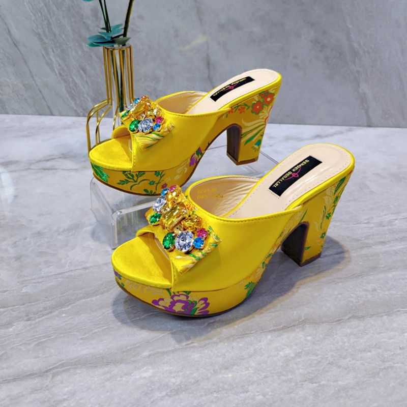 Fashionable Italian Top Designers 2023 Star Luxury Round Toe Embroidery Bright Diamond Summer Party Women's High Heels Shoes