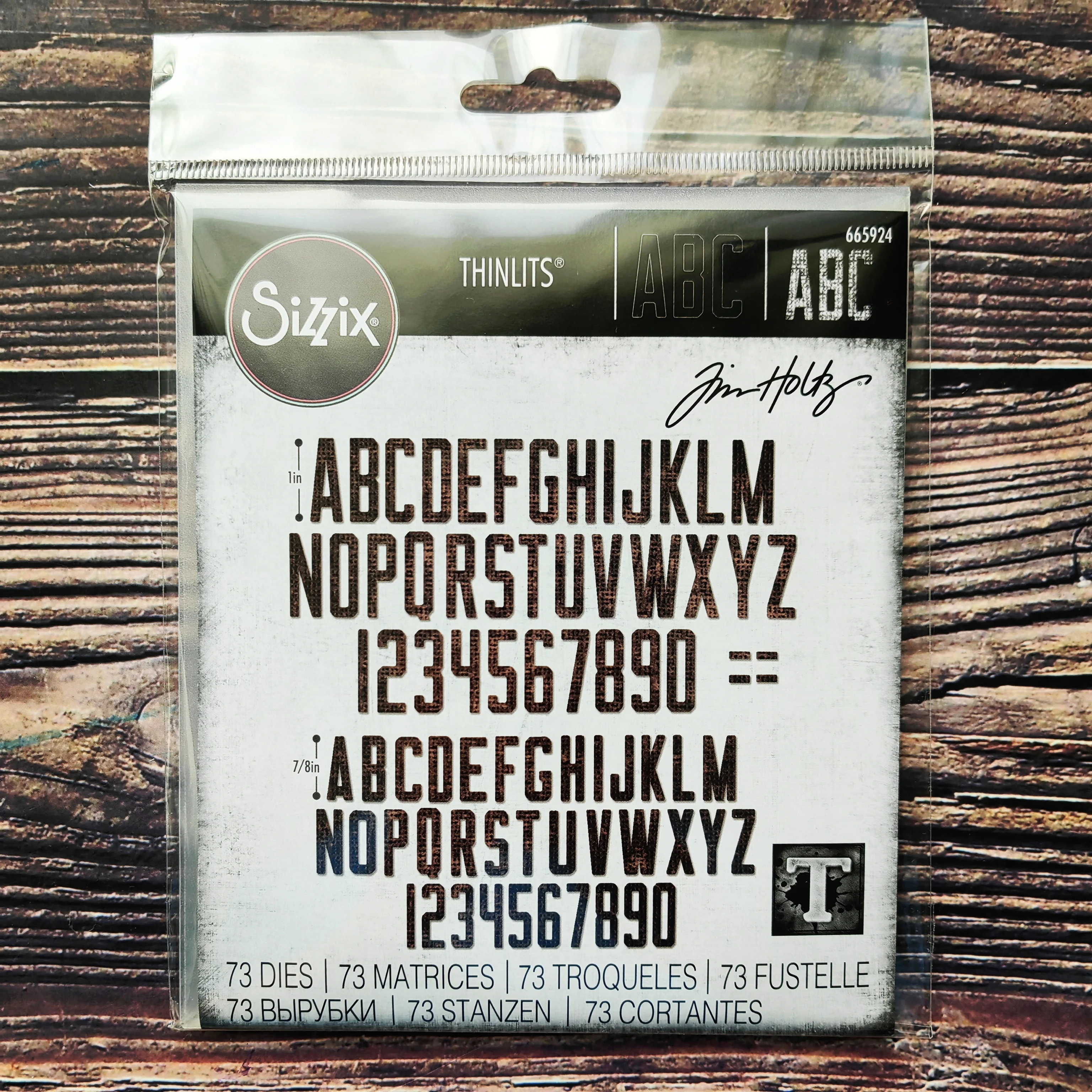 

Sizzix 665924 Thinlits Die Set 73PK-буквенно-цифровая теория от Tim Holtz