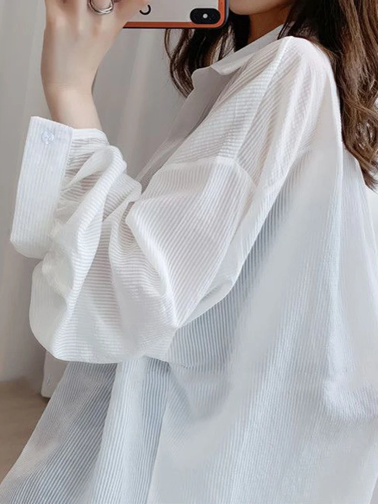 Jmprs 한국 섹시한 여성 투명한 줄무늬 셔츠 특대 느슨한 긴 소매 한국 태양 증거 블라우스 패션 포켓 스위트 탑스