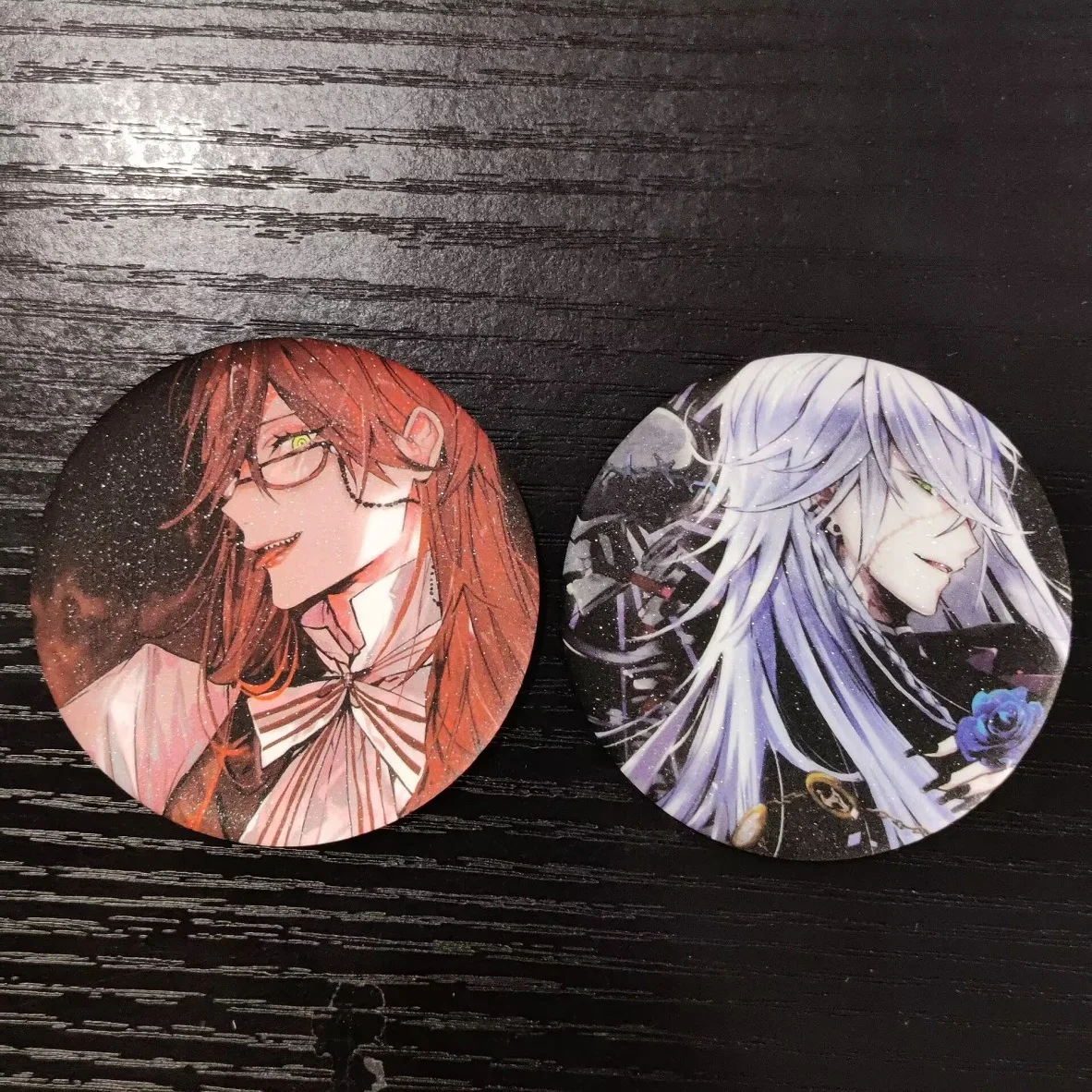 Figuras de mayordomo negro de Anime, Grelle Sutcliff Ciel Phantomhive,  insignia de Metal de dibujos animados, alfileres de decoración de Sebastian  Michaelis, juguete - AliExpress, image size:1182x1182