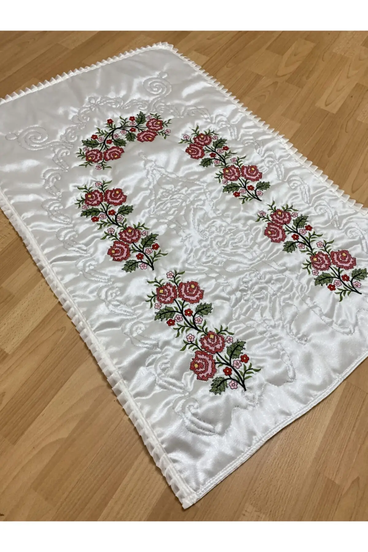 

Blue 70x120 Polyester Square Modern No Fringe Carpet With Embroidery Embroidery Satin Seccade Beige 70x120 Polyester Square Modern Fringless Carpet &