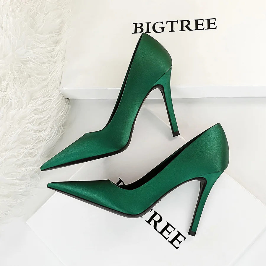Silk Pointed Heel Shoes Women Thin Heel High-heeled Satin Elegant High Heels Shoes Plus Size 42 43 Hollow Pumps
