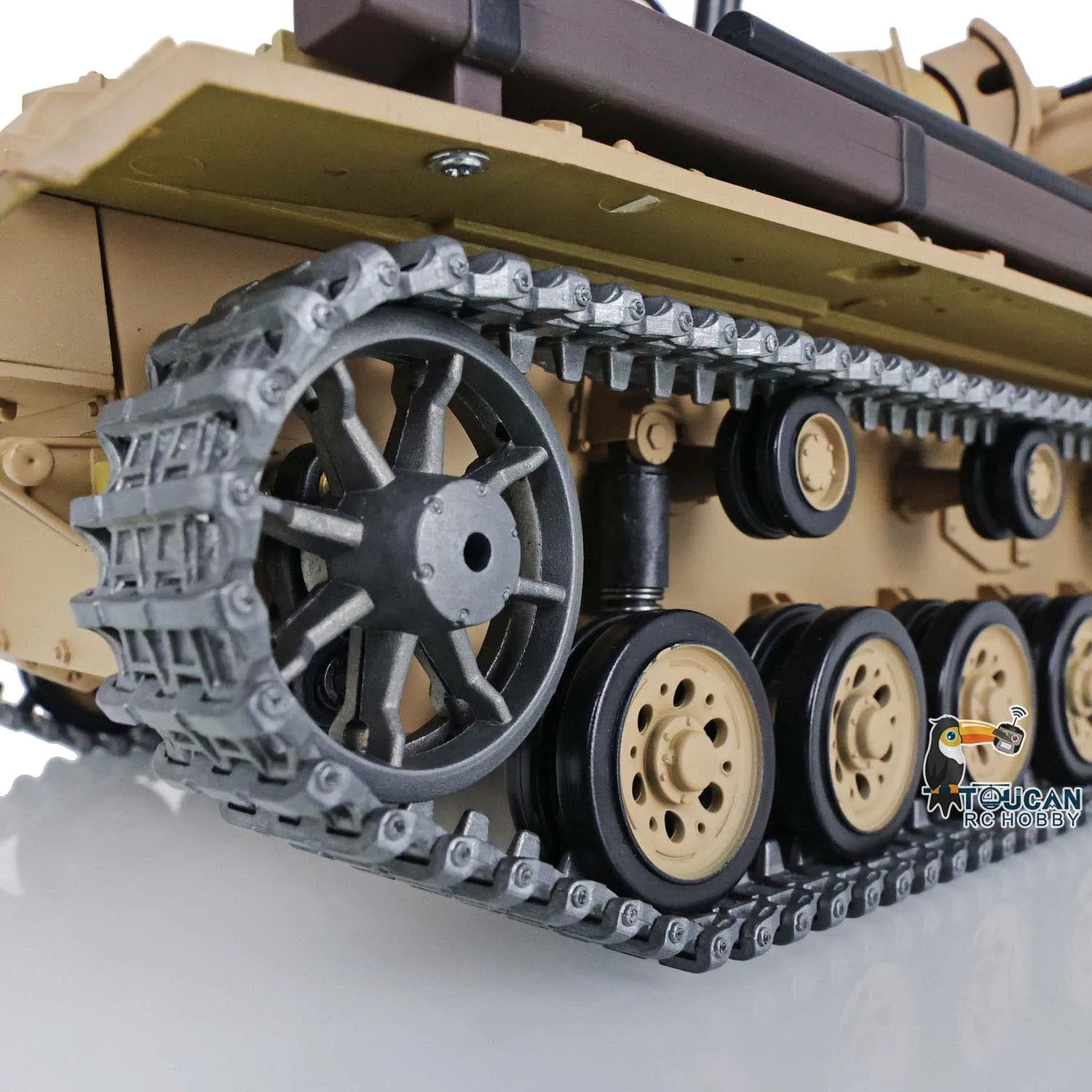 HENG LONG 1/16 스케일 Tk-7.0 업그레이드 FPV 카메라 장착 Panzer III H RC 탱크 3849 360 °   터렛 옐로우 리모컨 장난감 소년용 TH17368