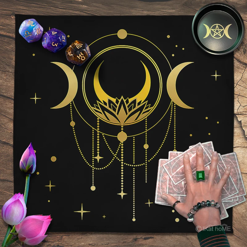 

Crescent Moon Planet Tarot Tablecloth Velvet Altar Cloth Pagan Board Games Divination Witchcraft Astrology Oracle Card Pad 69cm