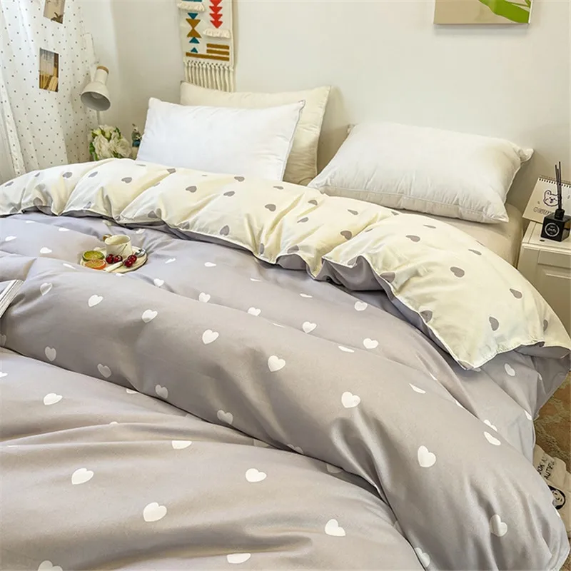 Soft Polyester Grey Heart Duvet Cover - Nordic Style
