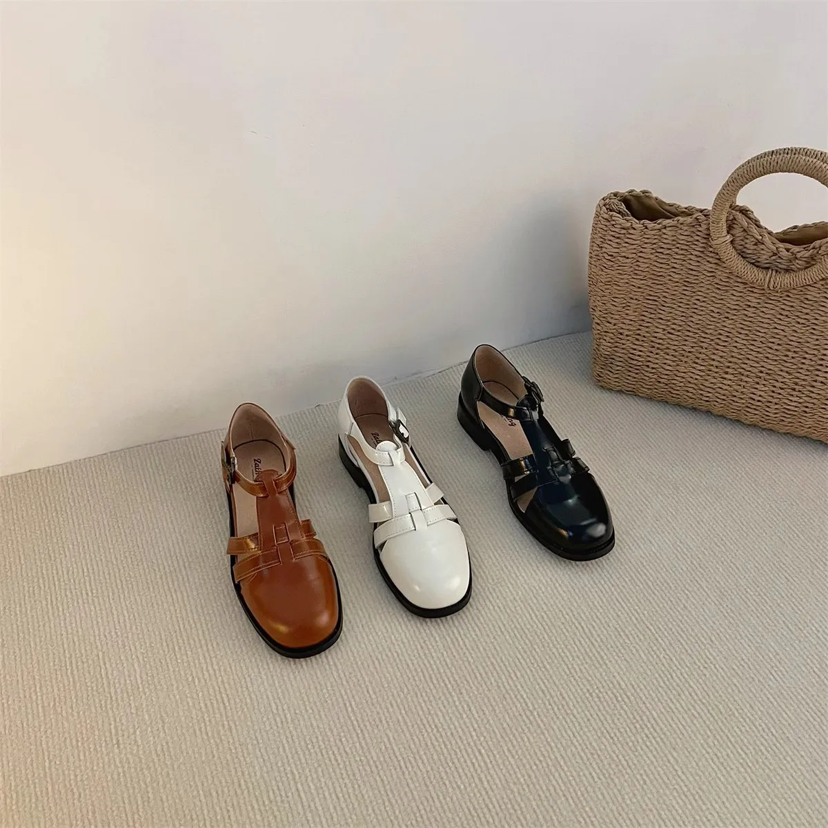 

Retro Nostalgic European and American Summer Women's Sandals Flat Shoes Cowhide Roman Women's Shoes High Quality