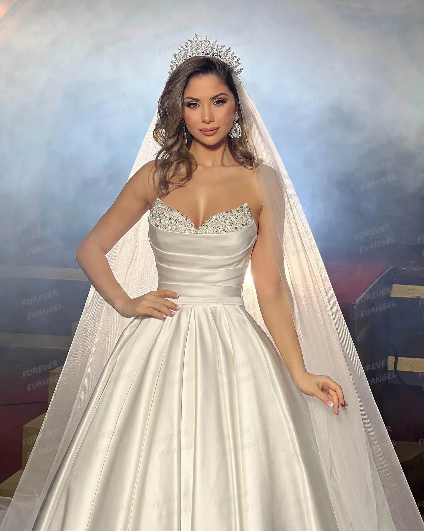 Luxury 2025 Wedding Dresses A Line Woman's Sexy Sequined Sleeveless Bride Gowns Pleat Satin Elegant Customized Vestidos De Novia 3