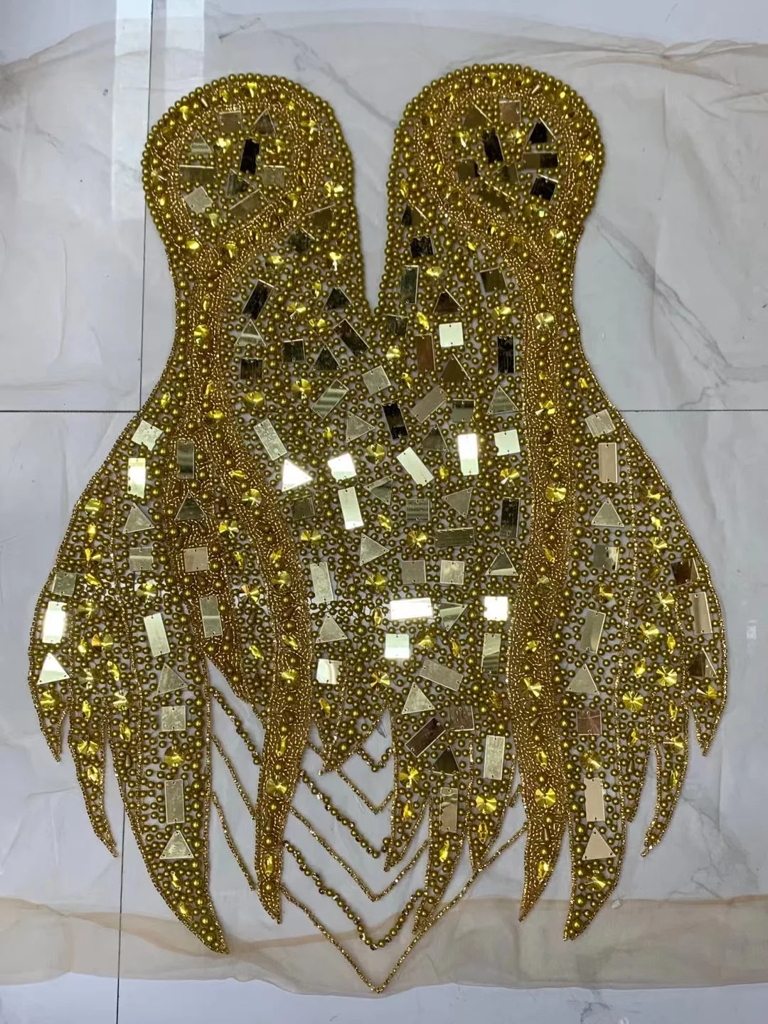 

Gold Handmade Beaded Lace Sequins Sew on Rhinestones Costumes Patches Appliques For Wedding Dress Feather Decorations Diy