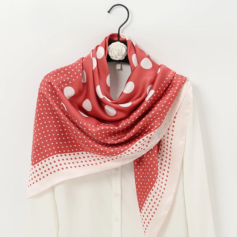 Рисунок 4 - Большой Атласный квадратный шарф