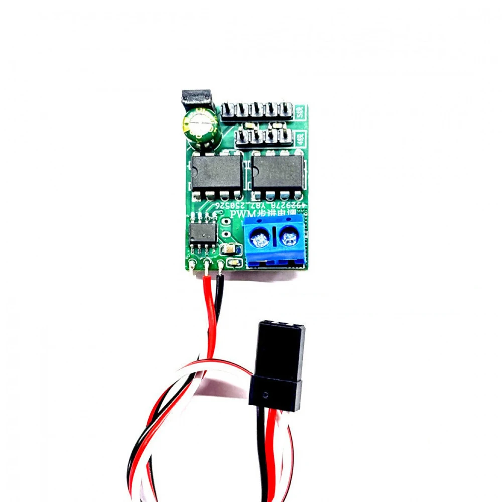 Détail des bornes de connexion du contrôleur de vitesse moteur pas à pas PWM 7A 5-12V pour RC.
