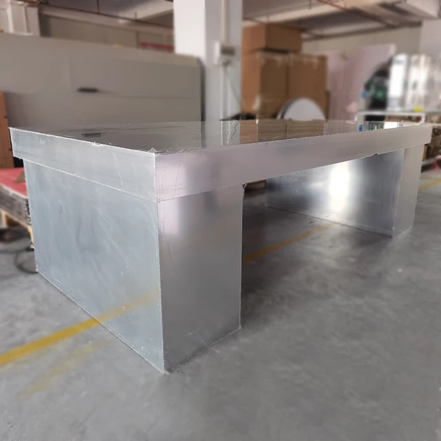 Modern Wedding Acrylic Mirror Table