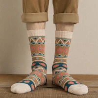 5 Pairs New Man Women Thick Winter Warm Socks Retro Style Dot Wave Pattern Couple Models Free Size 4