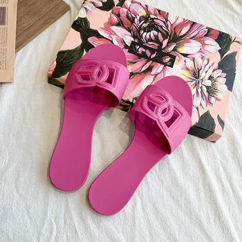 2026 Summer New Women's Casual Versatile Cool Slippers Beach Non Slip Flat Slippers 1